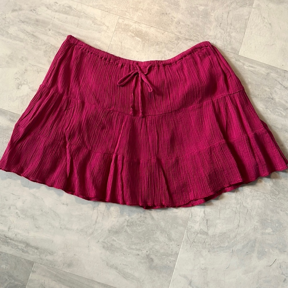 Old Navy Skirt  mini  Cranberry layered Ruffle  crinkle fabric  NWOT  Size Small